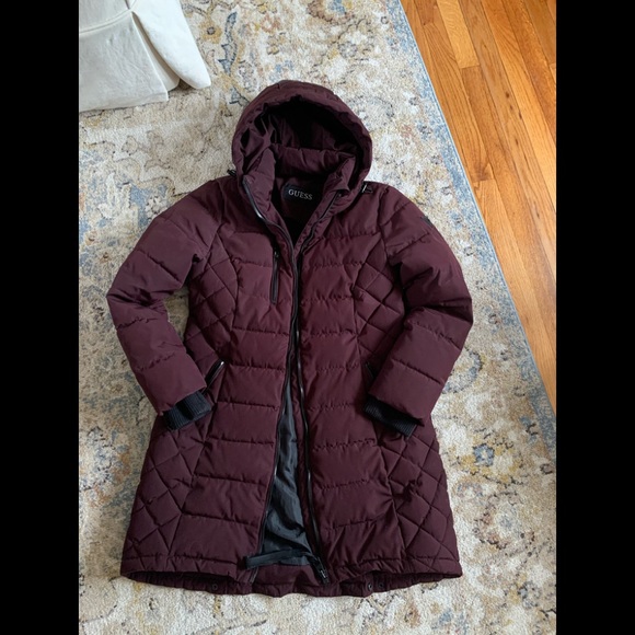 guess women's knee length heavy quilted puffer coat with hood